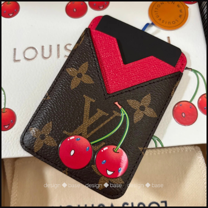 【真っ赤なチェリーが可愛い♪】Louis Vuitton マグネットケース ポルト カルト・マグネット モノグラム・マカサー｜ルイ