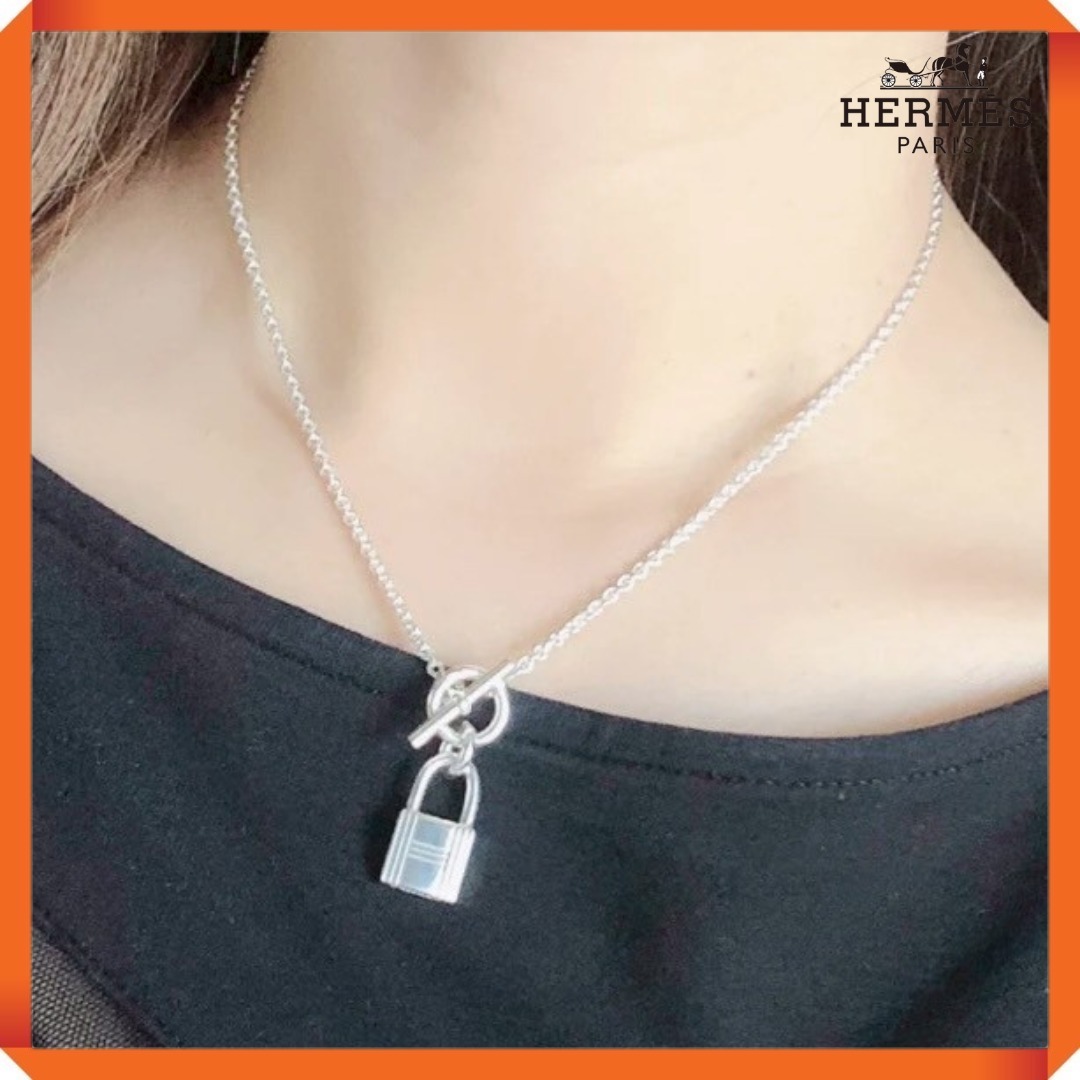 【クラシカルな雰囲気♪】HERMES Kelly Cadenas pendant