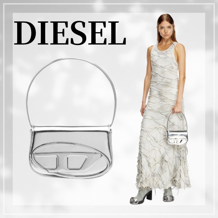 DIESEL ☆ カウレザーショルダーバッグ シルバー