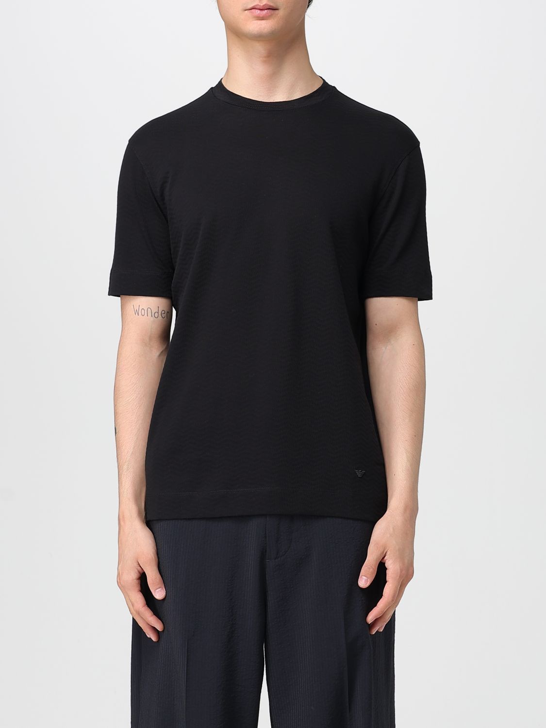 Tシャツ・カットソー EMPORIO ARMANI Men T-shirt Black EM001289AF10762 FC154