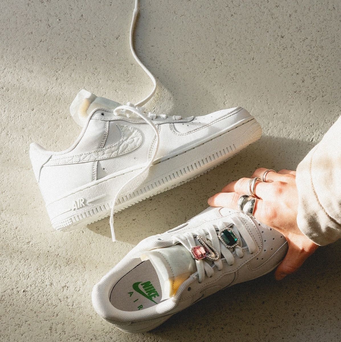 ★NIKE WMNS★エアフォース1 LOW PRM 'BLING'★ライトボーン★
