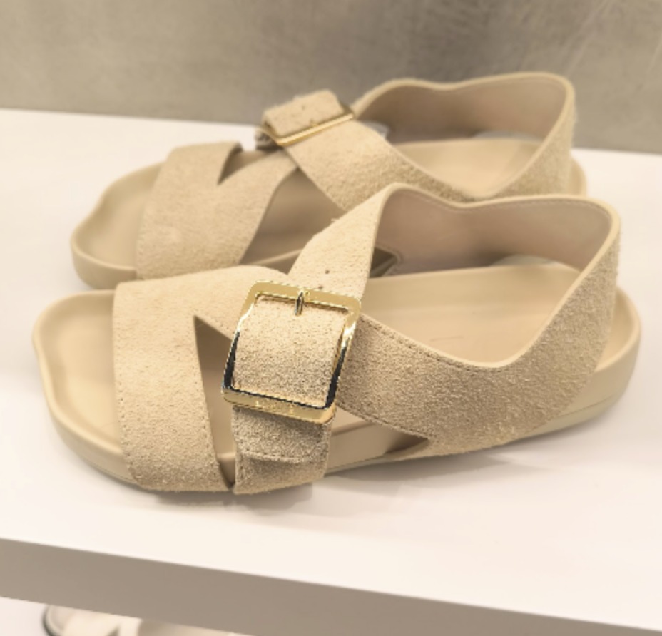 【LOEWE】L814465X76 EASE BUCKLE SANDAL