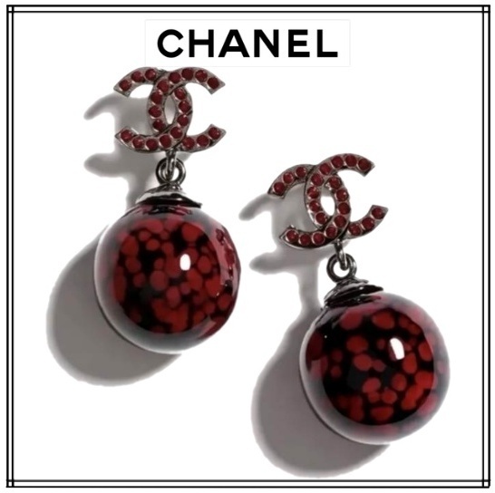 《大人カラーで耳元を彩る♪》CHANELピアス CC