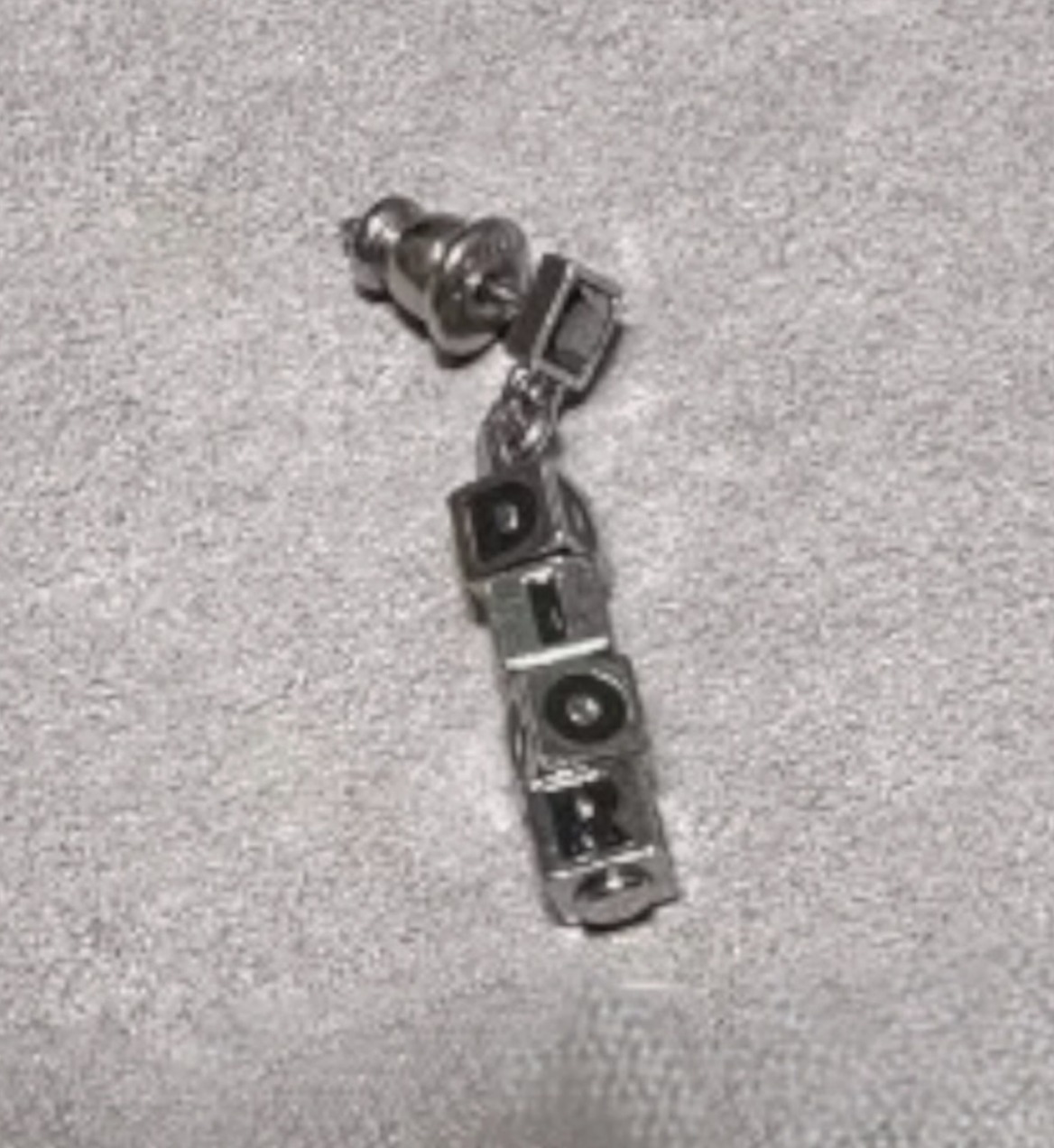 《新作☆お洒落☆》DIOR Cube シングルピアス