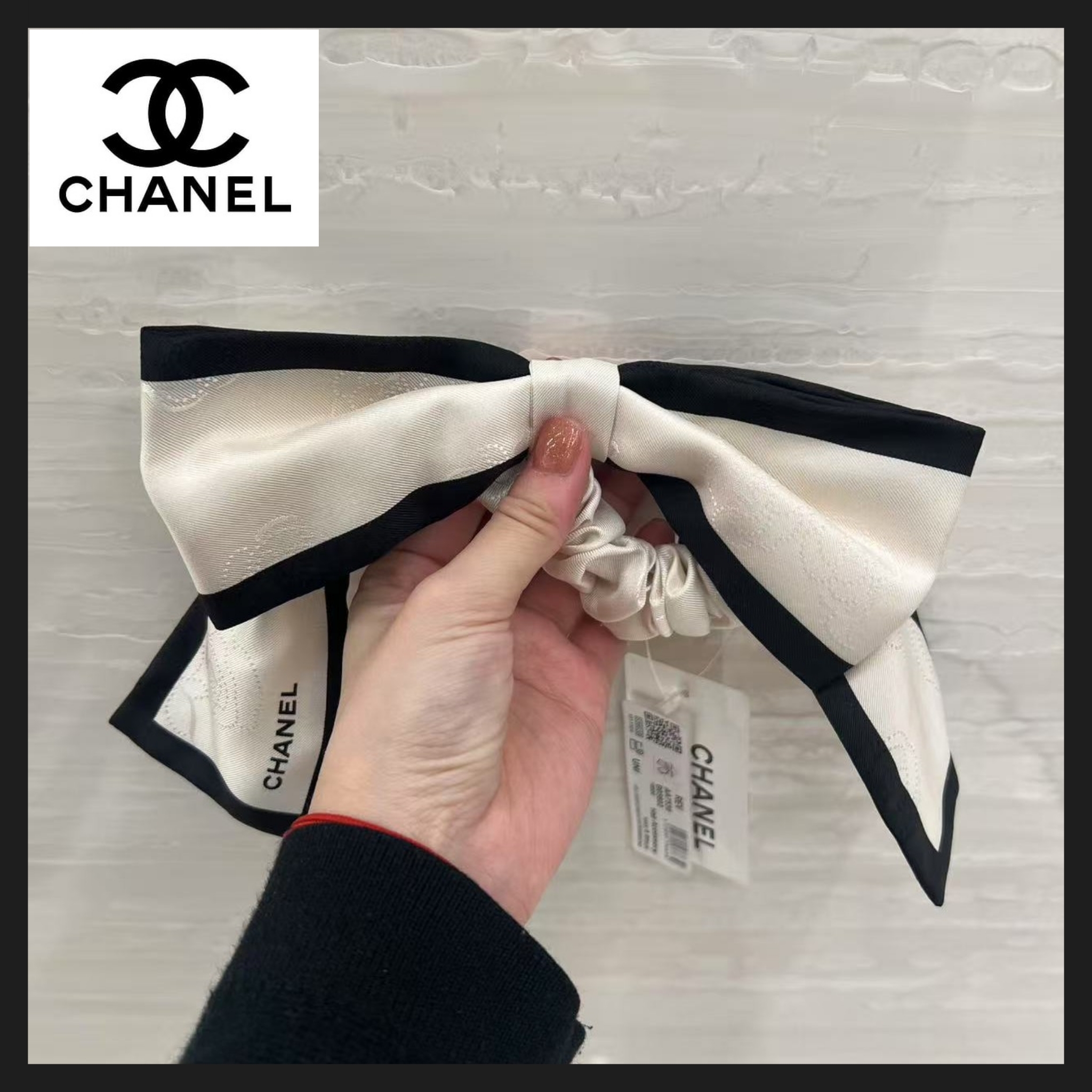 【CHANEL】清楚な印象のコントラスト♪シャネル リボンシュシュ