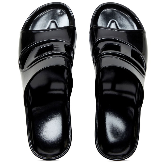 水辺でも街でも◎《Diesel》ロゴカットアウト ヒールサンダル