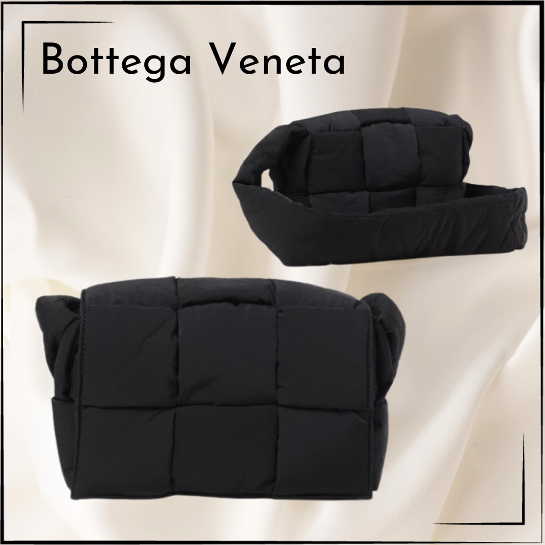 【BOTTEGA VENETA】関税込☆パデッド テック カセットバッグ