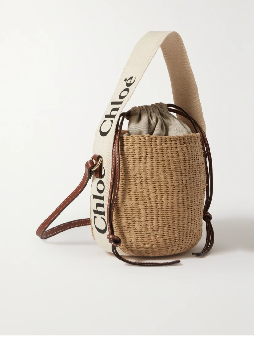 Chloeラフィアスモールバケットバッグレザートリム