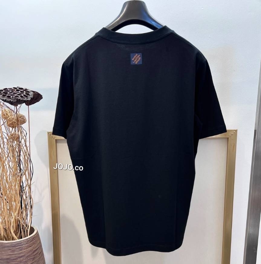 《刺繍ロゴがお洒落♪》LouisVuitton Tシャツ