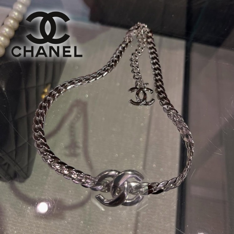 ハードに決める★【CHANEL】チェーン ロゴ チョーカー