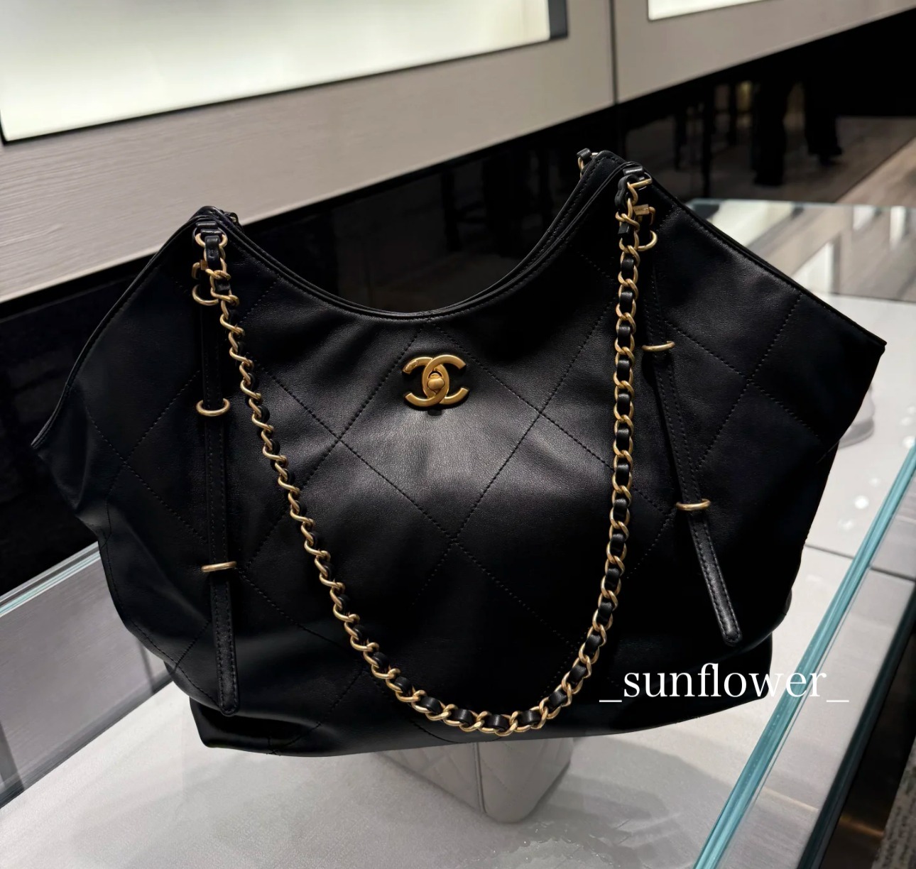 シャネル 25S ショッピングバッグ ブラック