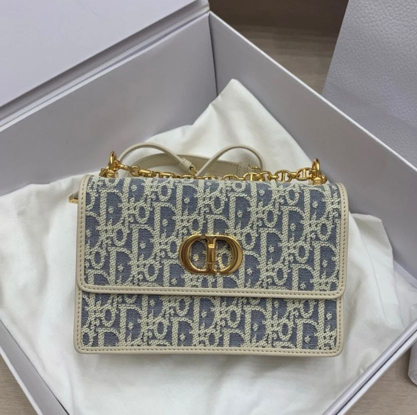 《爽やかな夏のアクセントに》【DIOR】Miss Caro ミニバッグ