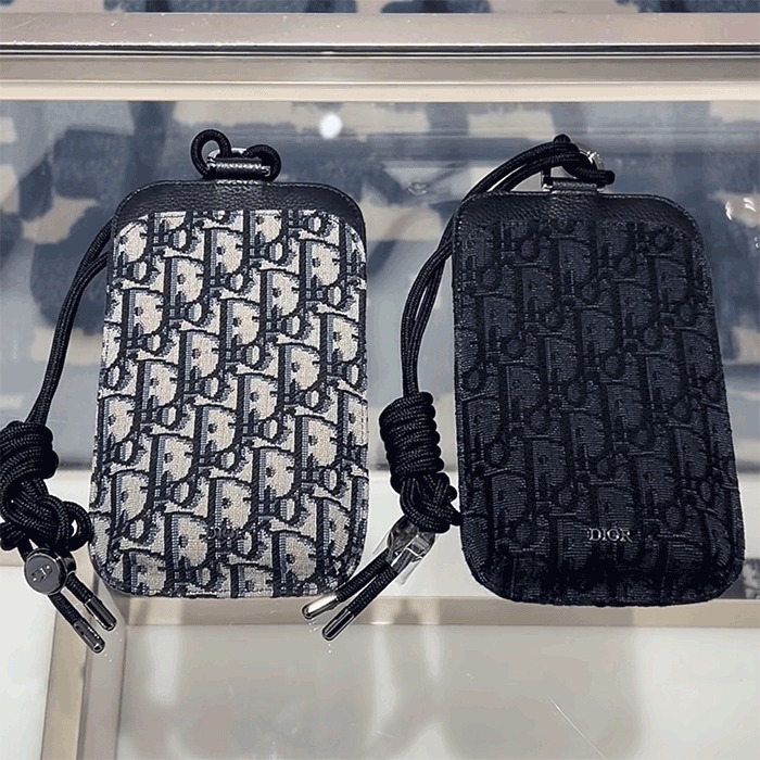 【クールでカッコいい☆】Dior フォンポーチ