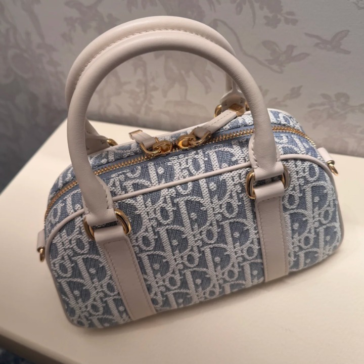 《次世代ミニバッグ》Dior D-Vibe East-West Nano バッグ