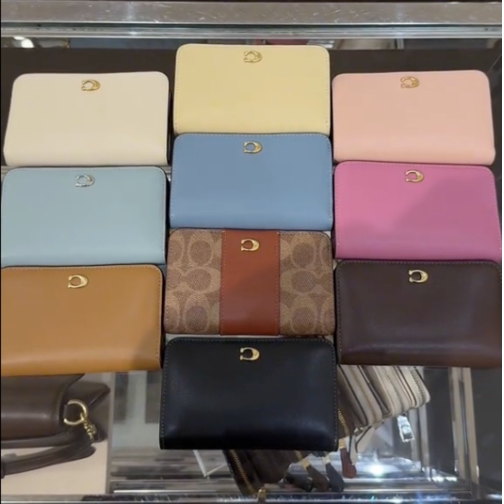 【COACH】★大人気★ Essential Slim Card Case