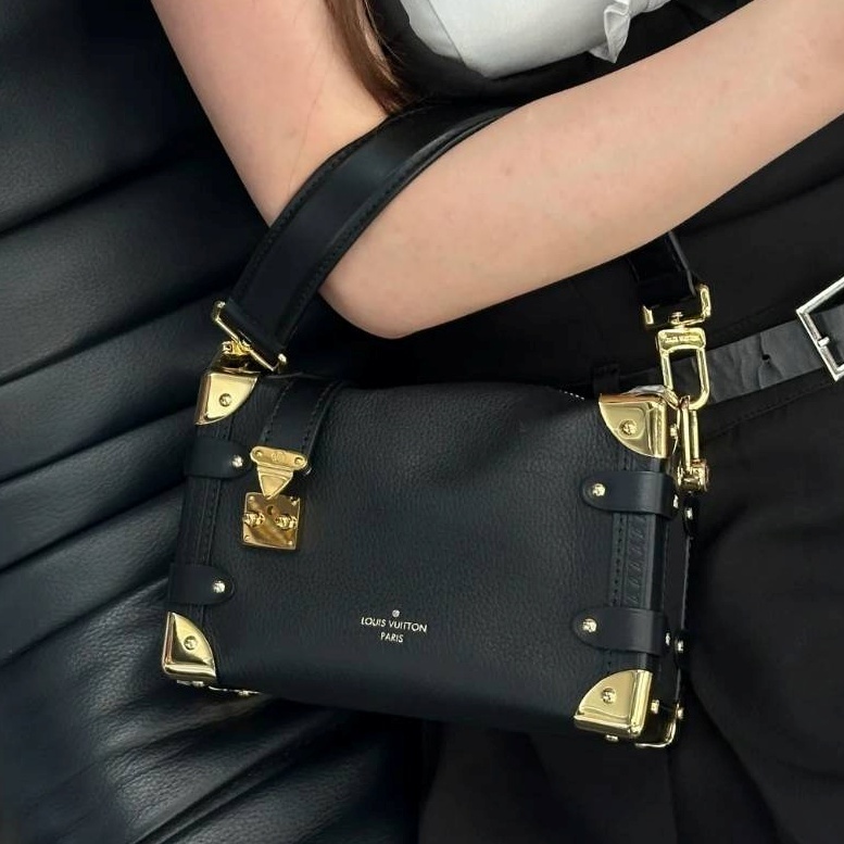 《クールなデザイン》Louis Vuitton サイドトランク PM