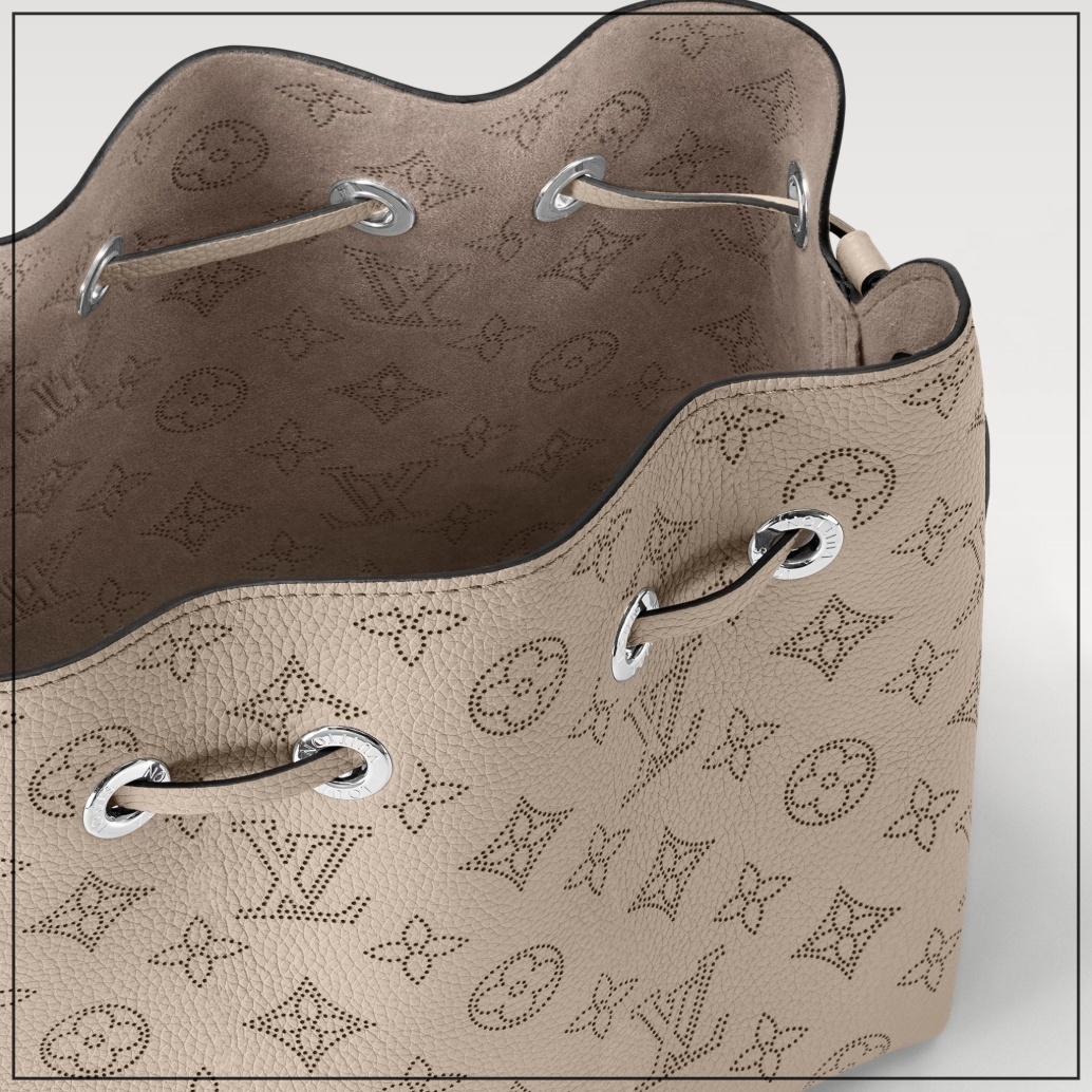 《コンパクトなバケットバッグ》Louis Vuitton ベラ Bella