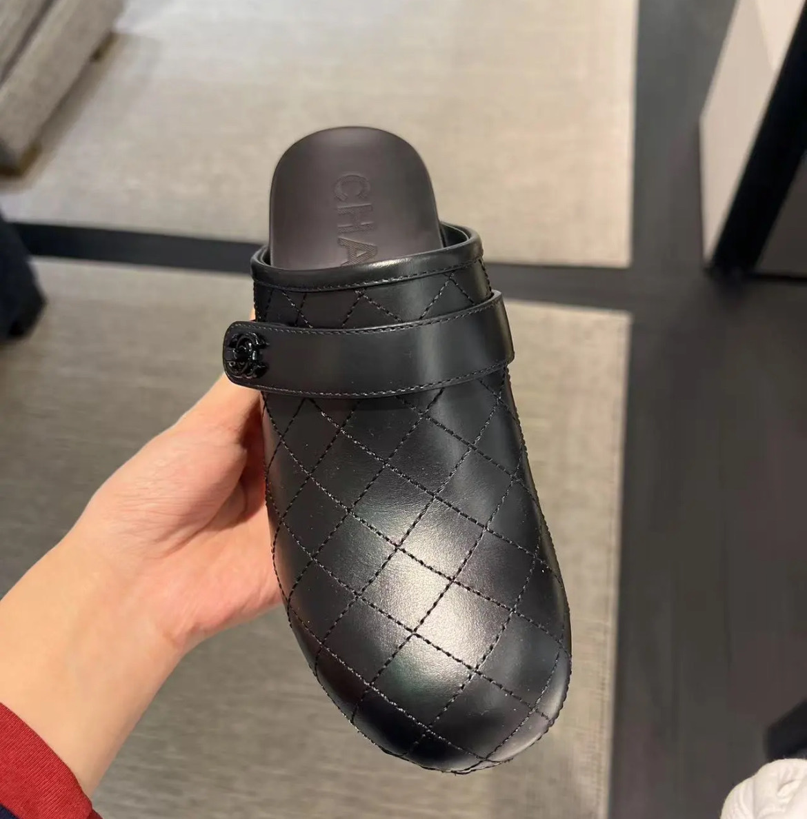 CHANEL《即完売 足元お洒落に》クロッグ サンダル