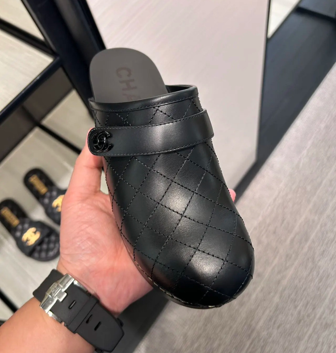 CHANEL《即完売 足元お洒落に》クロッグ サンダル