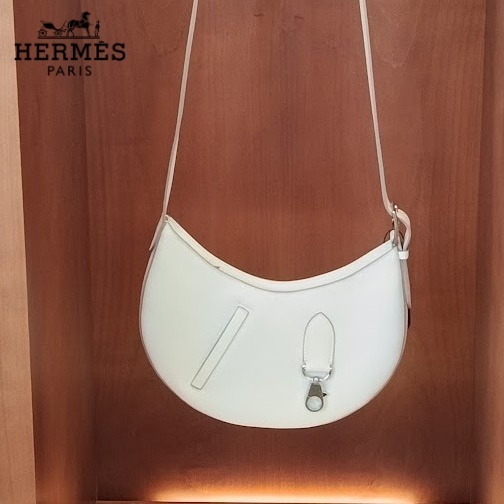 《シックでかっこいい》HERMES 遊び心と洗練 リトルアロー