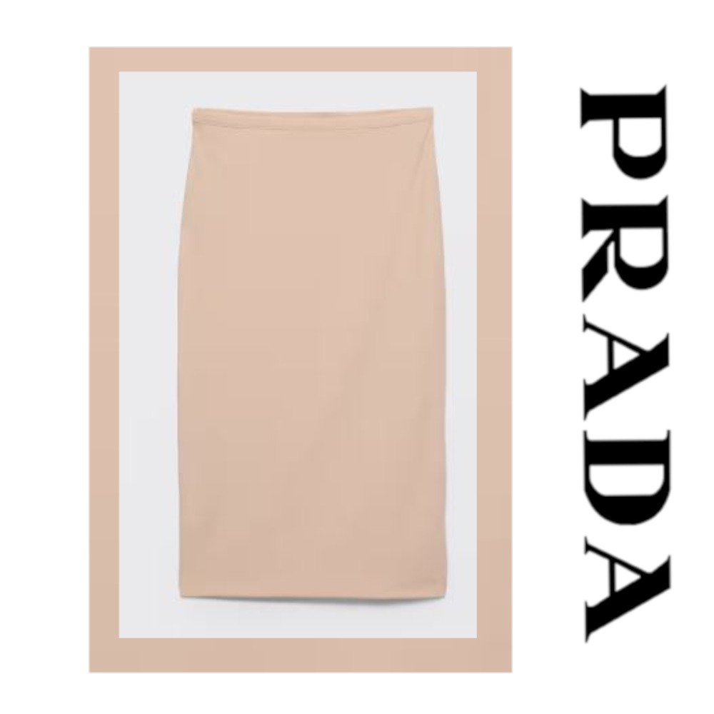 注目の新作♪【PRADA】ストレッチ スリップスカード