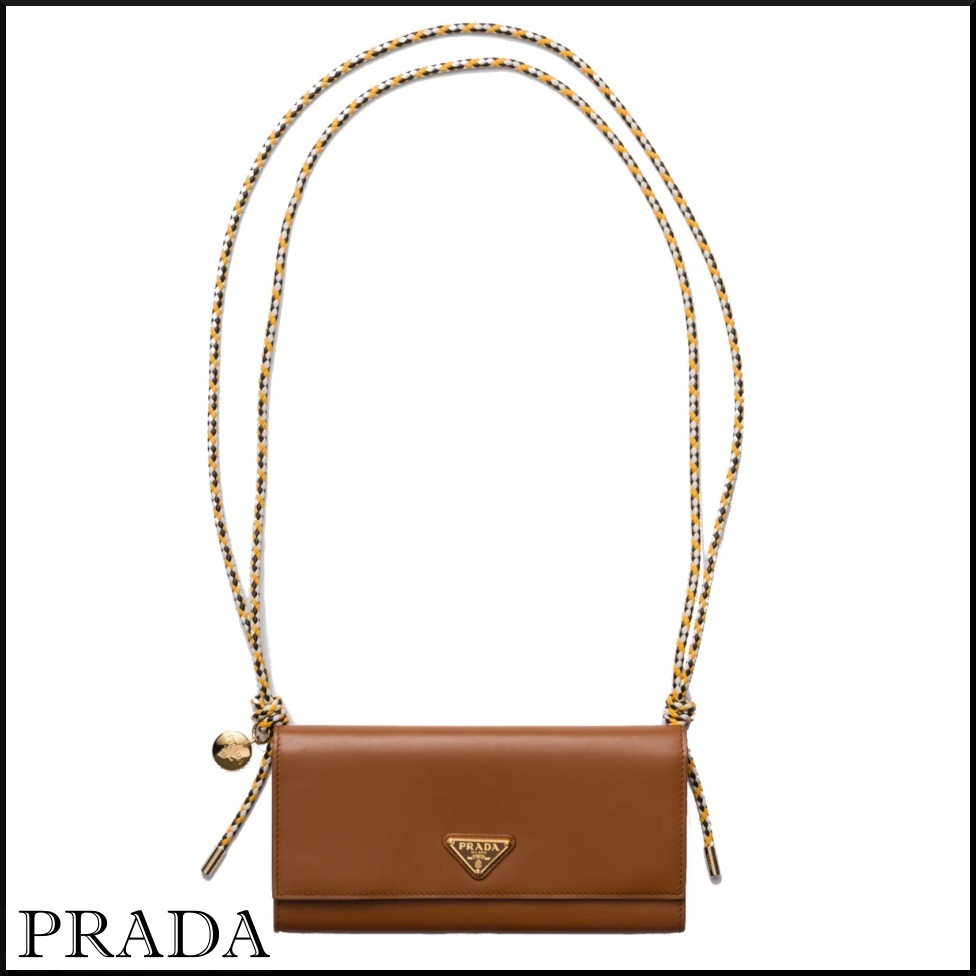 PRADA 国内買付 レザー ショルダー ストラップ付 財布