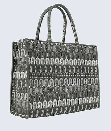A4サイズ収納可 FURLA(フルラ) トートバッグ(レディース) - 海外