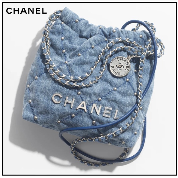 **CHANEL** 22 ミニ ハンドバッグ