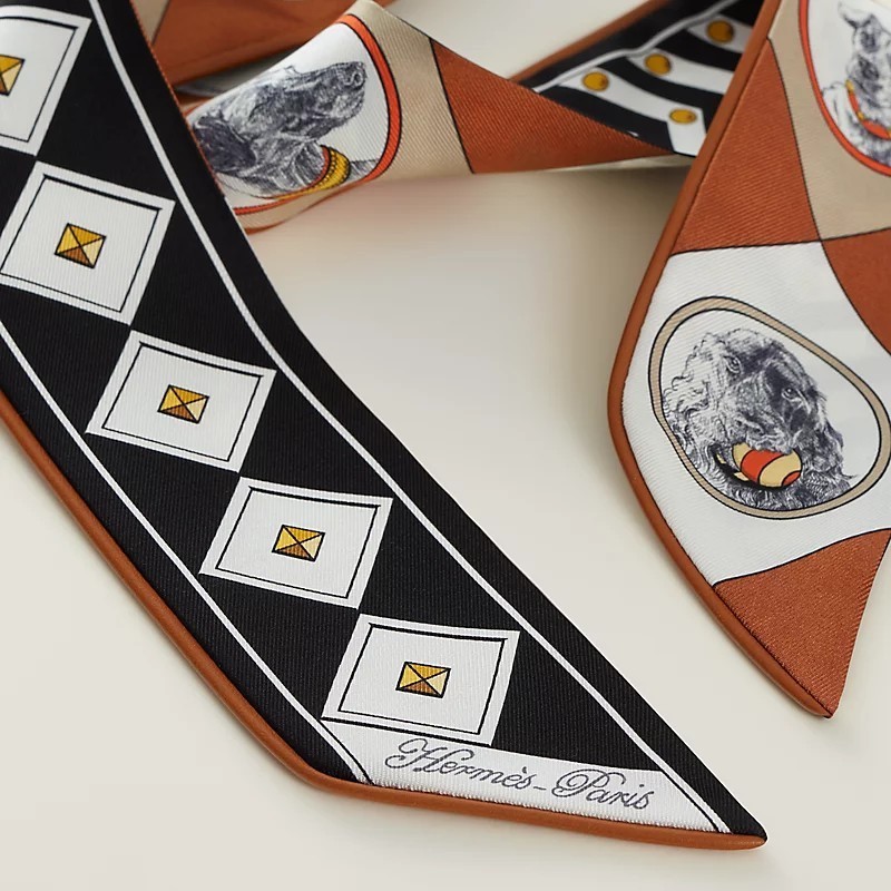 《遊び心を結ぶ》HERMES ツイリー Colliers et Chiens