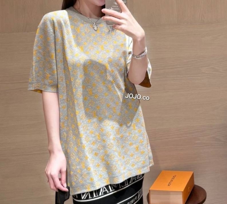 《センスが光るモノグラム》Louis Vuittonクルーネック Tシャツ