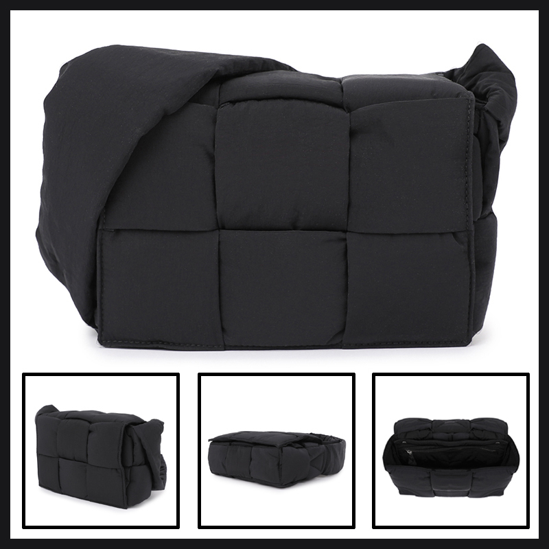 ★送料関税込★BOTTEGA VENETA パデッド テック カセットバッグ