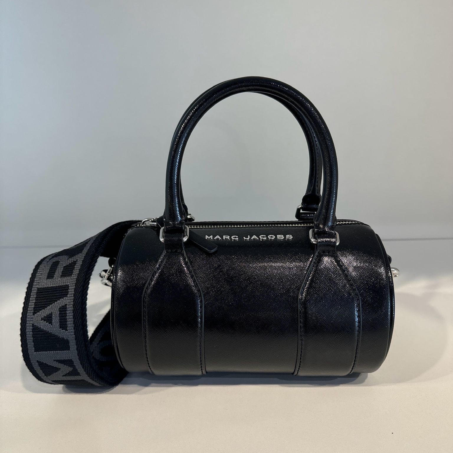 セール★MARC JACOBS Barrelダッフルバッグ