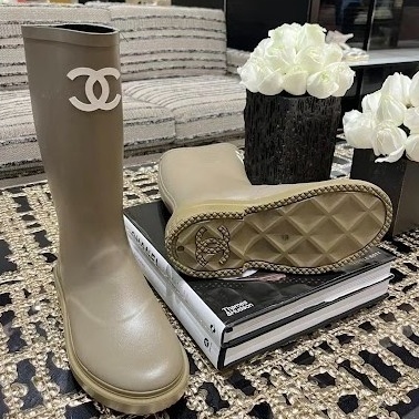 《おしゃれ！》CHANEL 雨の日の特別なひととき レインブーツ