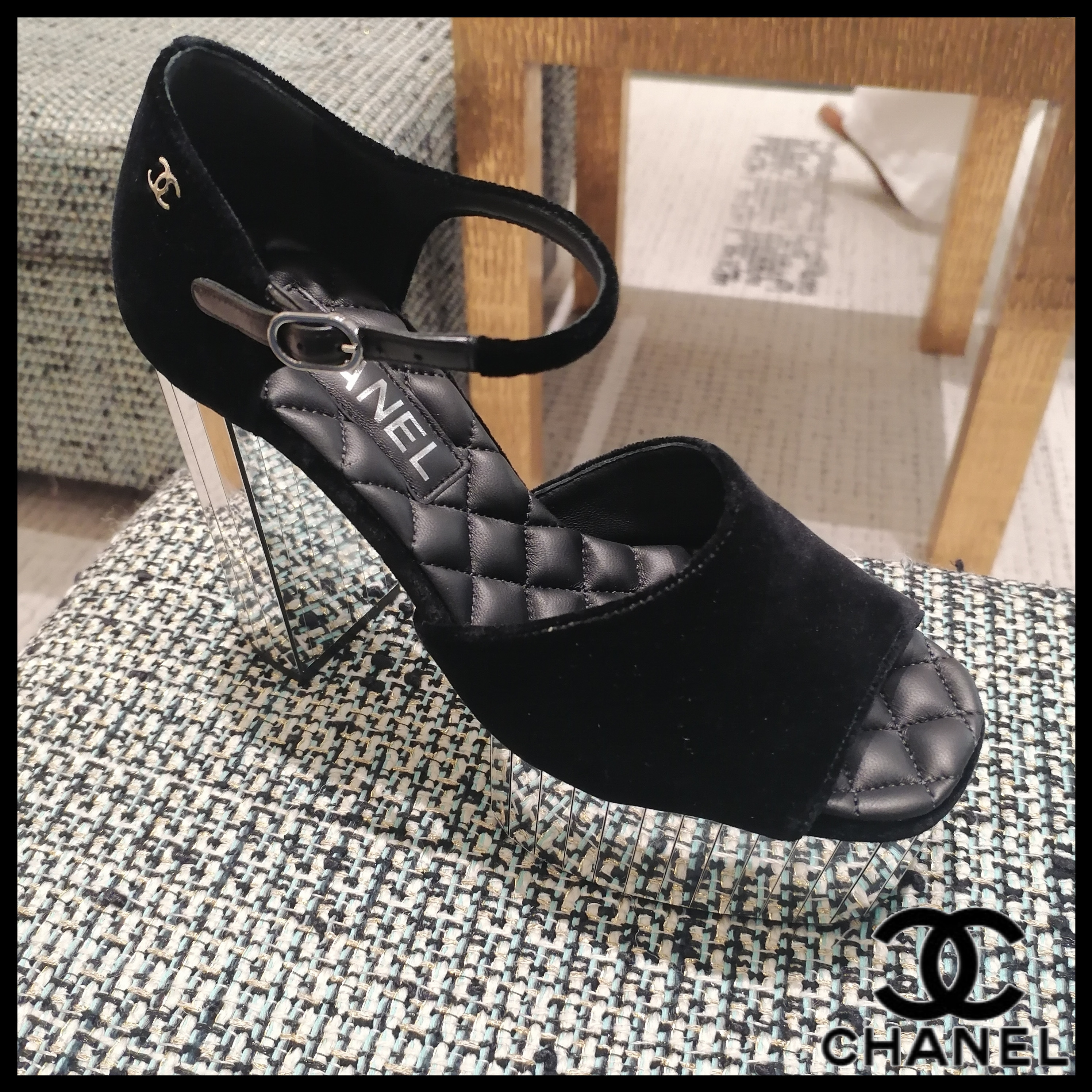 ◆CHANEL◆ サンダル  ベルベット ブラック