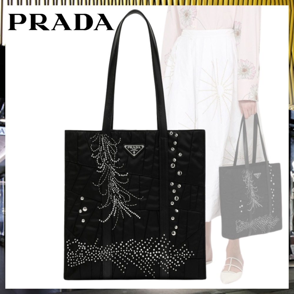 【PRADA】 刺繍 ブラックミディアム Re-Nylonショッピングバッグ