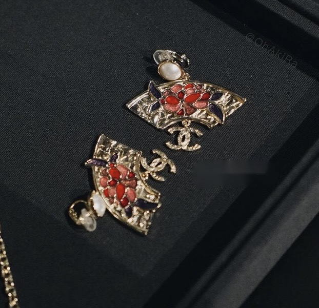 お着物にも★エキゾチックな扇子モチーフ CHANEL イヤリング