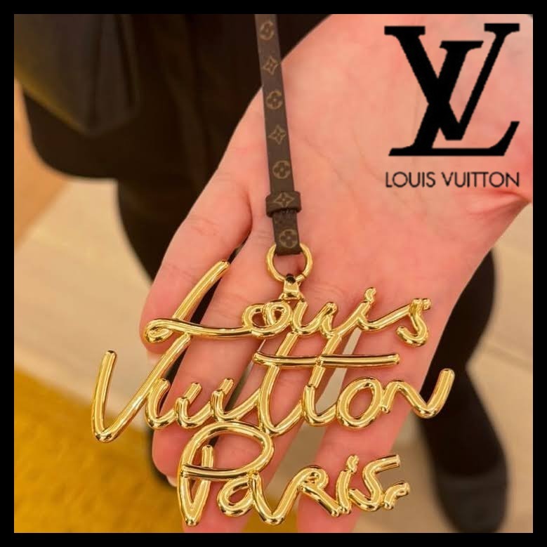 【大人気♡】Louis Vuitton バッグチャーム・レターリング