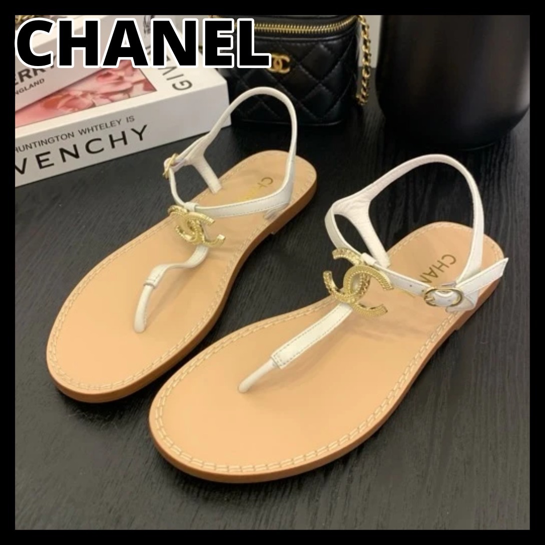 《足元から大人っぽく♪》CHANEL フラットサンダル CCロゴ