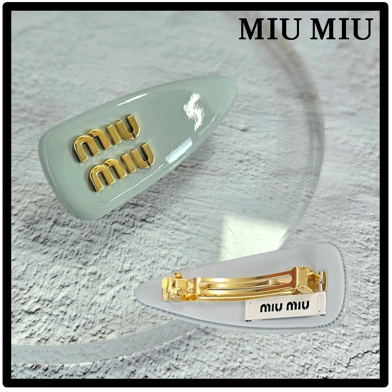 ☆関税込☆MIUMIU★ミュウミュウ パテントレザーヘアクリップ★