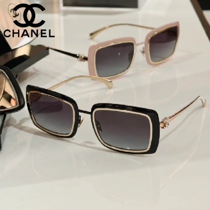 《クールなフレーム》CHANEL レクタングル シェイプ サングラス
