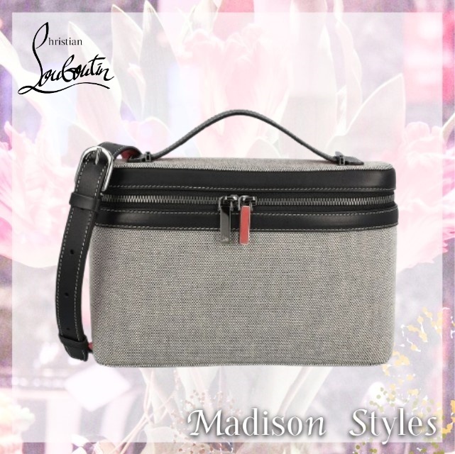 （送料込み）Christian Louboutin ロゴ入り ショルダーバッグ