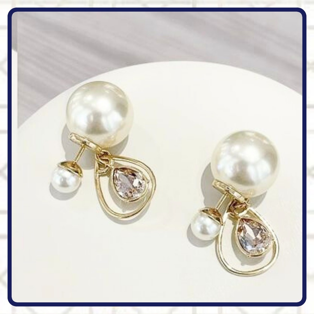 【煌めくパールが顔周りを明るく♪】DIOR ピアス