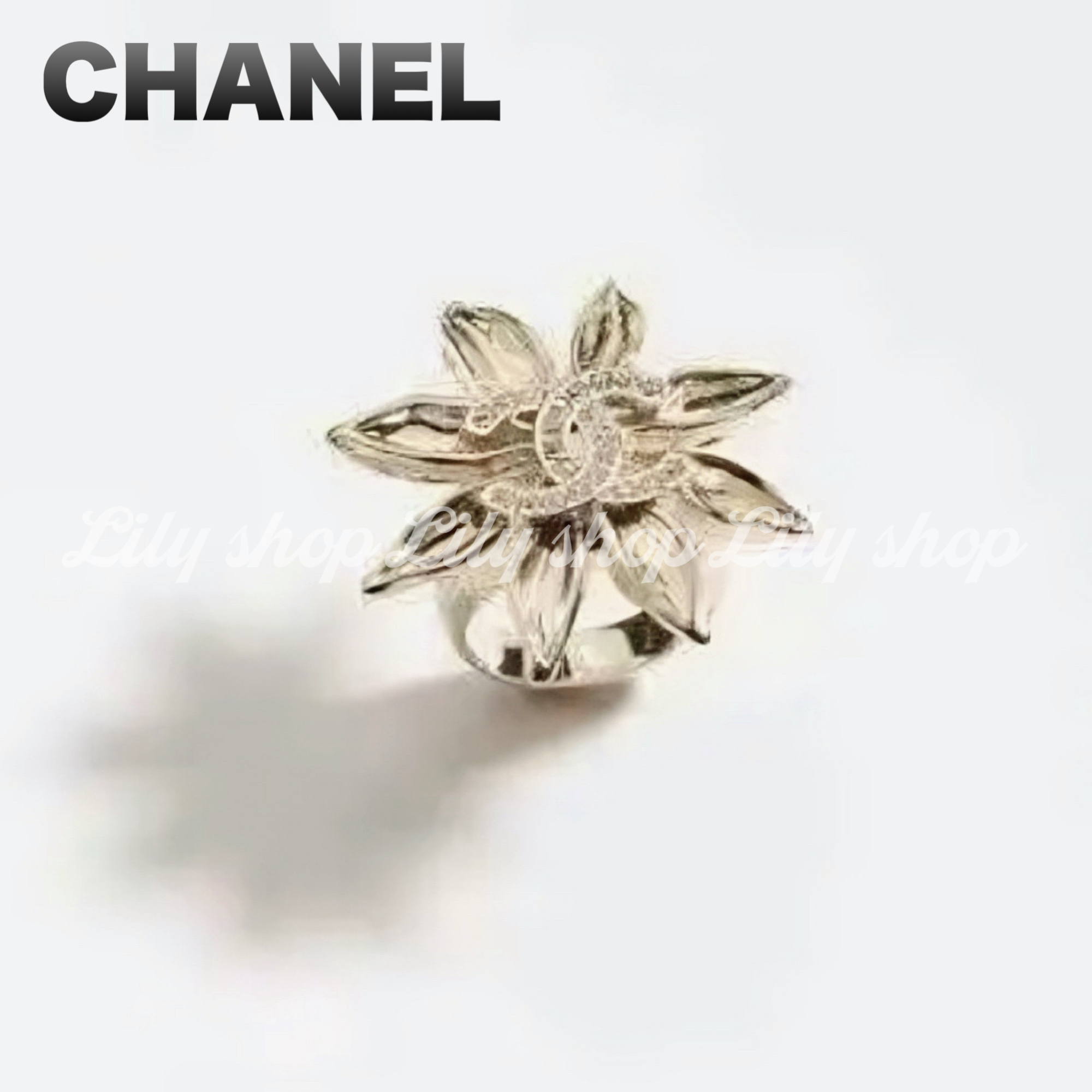 指元に華やかな輝きを♡CHANEL リング