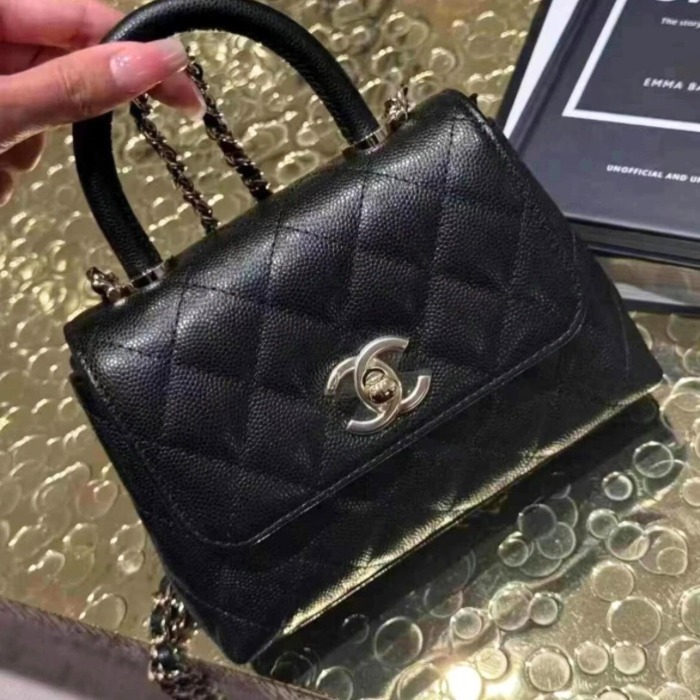 《上品なアイテム》CHANEL ココハンドル ハンドバッグ