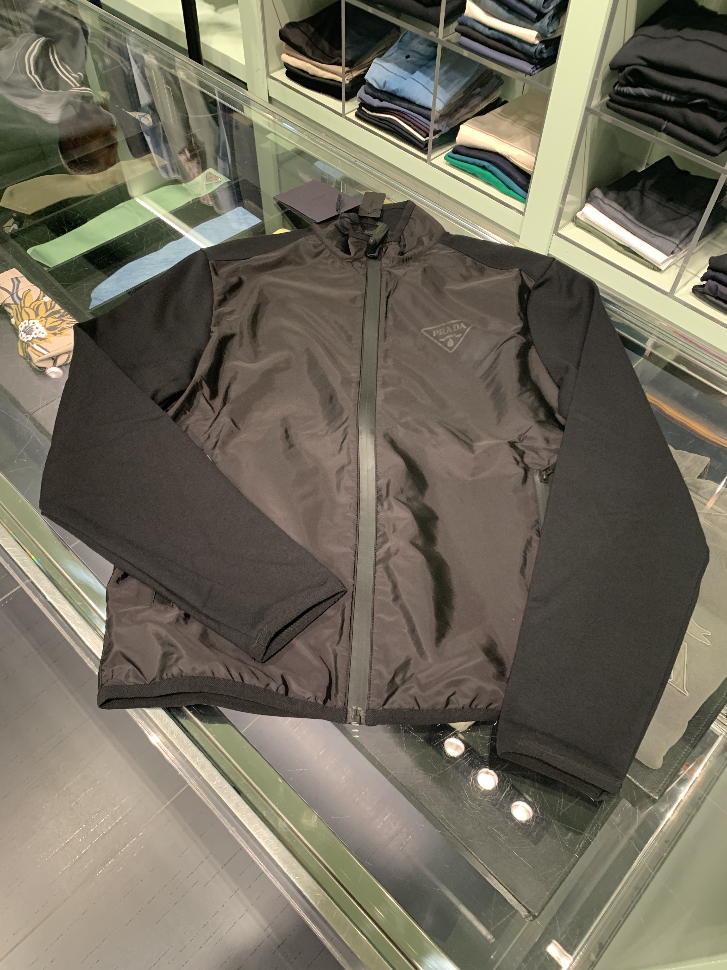 PRADA リナイロンジップアップカーディガン UJL75A