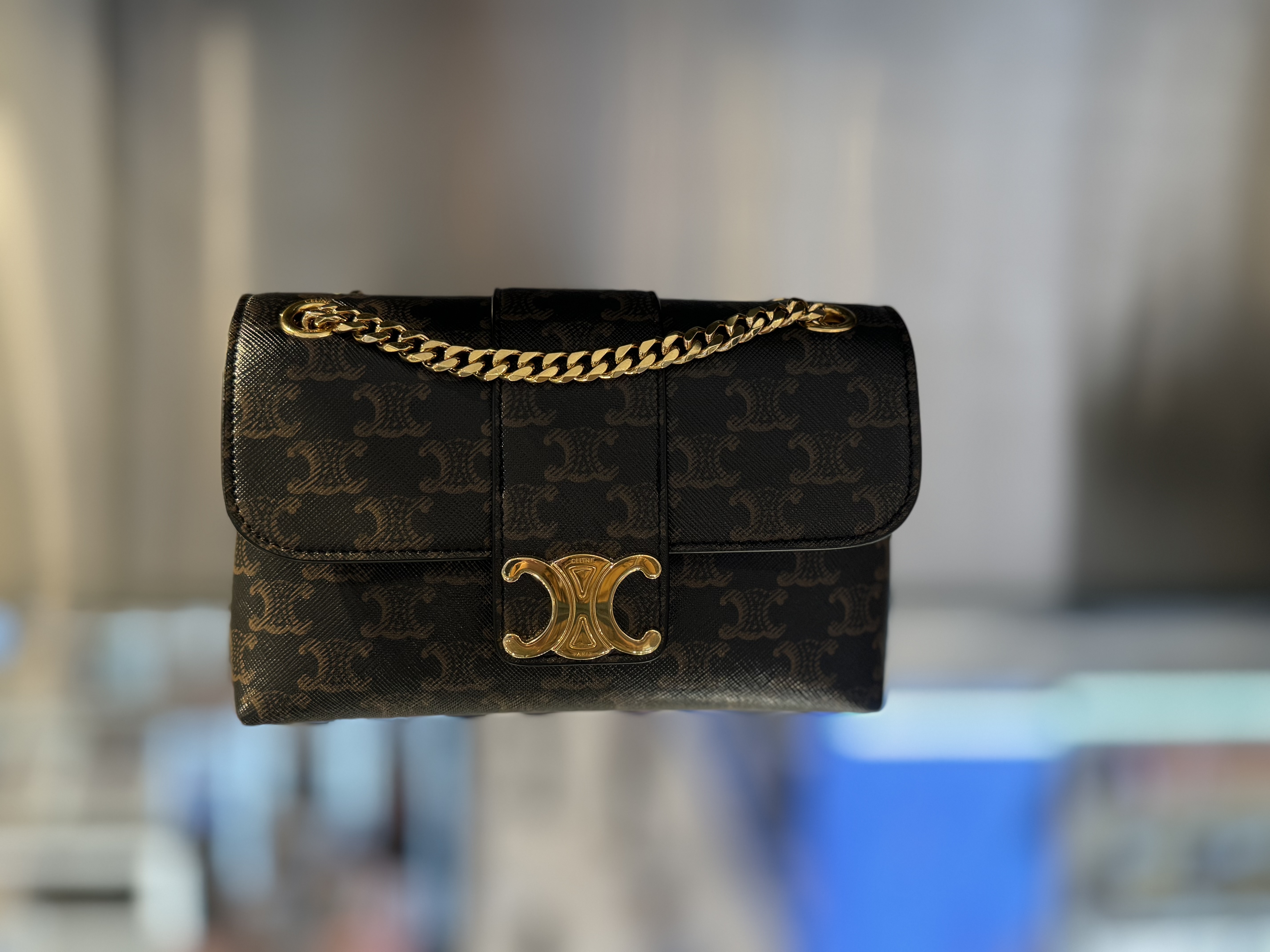 CELINE【入手困難】Triomphe Canvas★VICTOIRE BAG★ TEENサイズ