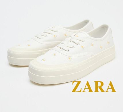 ☆ドイツ発*ZARA*新作*スニーカースタイルダービーシューズ/UL☆ 𝑚𝑖ℎ𝑜 | 完全一目惚れでした🏇 裸足で履くとスケスケで可愛い