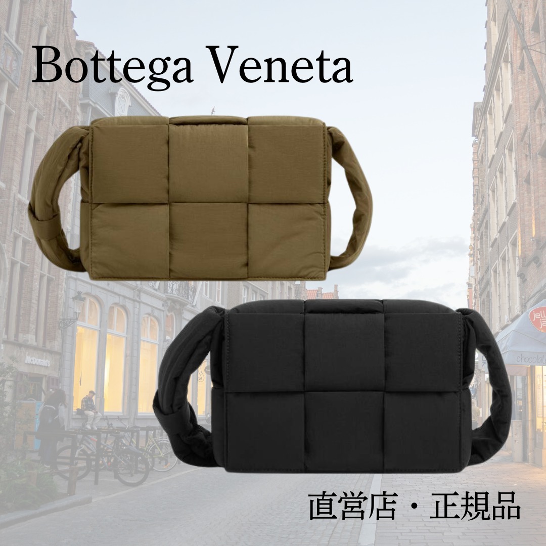 在庫僅か!《Bottega Veneta》スモール パデッド テック カセット