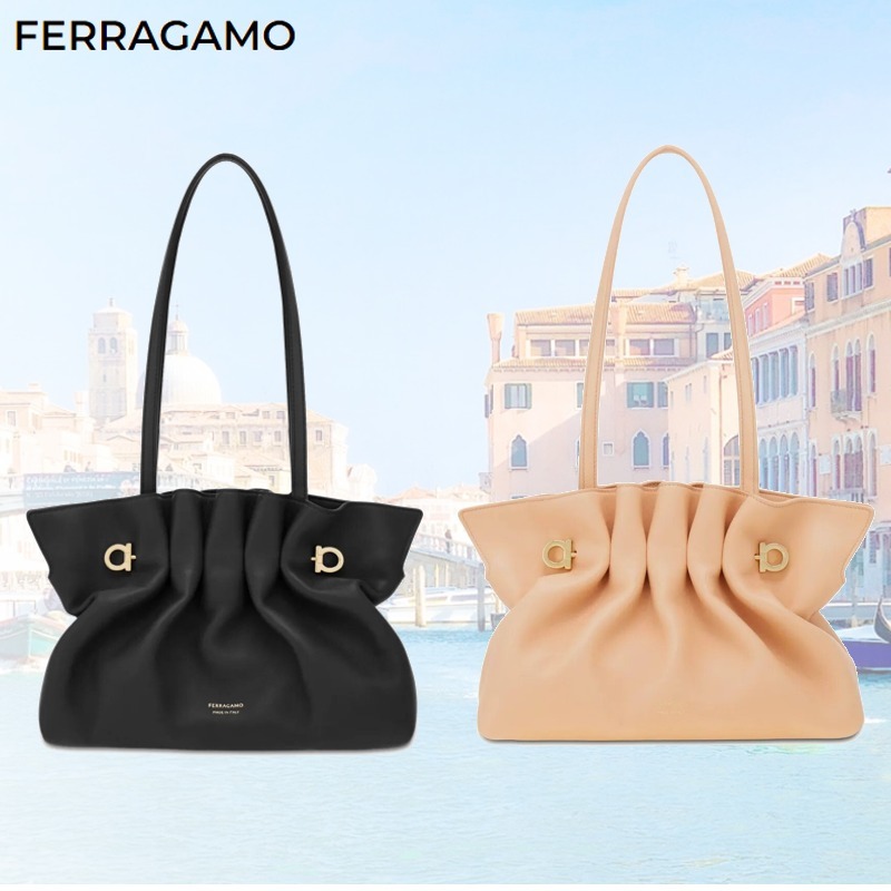 関税込国内発送《Ferragamo》フェラガモ ソフトバッグ(S)