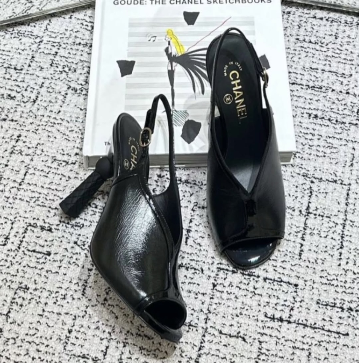 ヒールのデザインが芸術的 CHANEL スリングバック パンプス